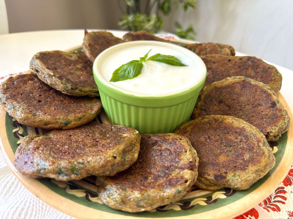 Пиріг/Оладки з зеленою цибулькою і кропом
