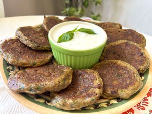 Пиріг/Оладки з зеленою цибулькою і кропом