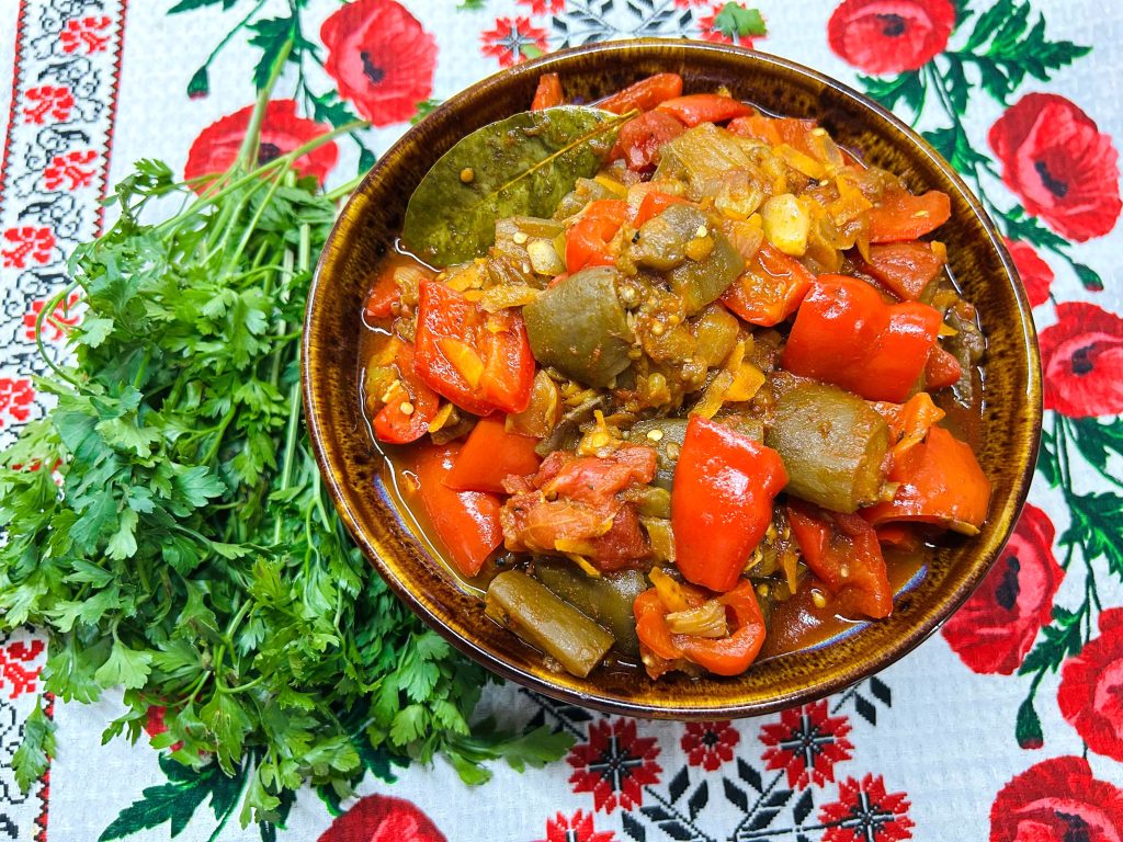 Bessarabische Mandscha mit Auberginen