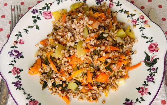 Buchweizen (Bulgur, Linsen) mit Gemüse