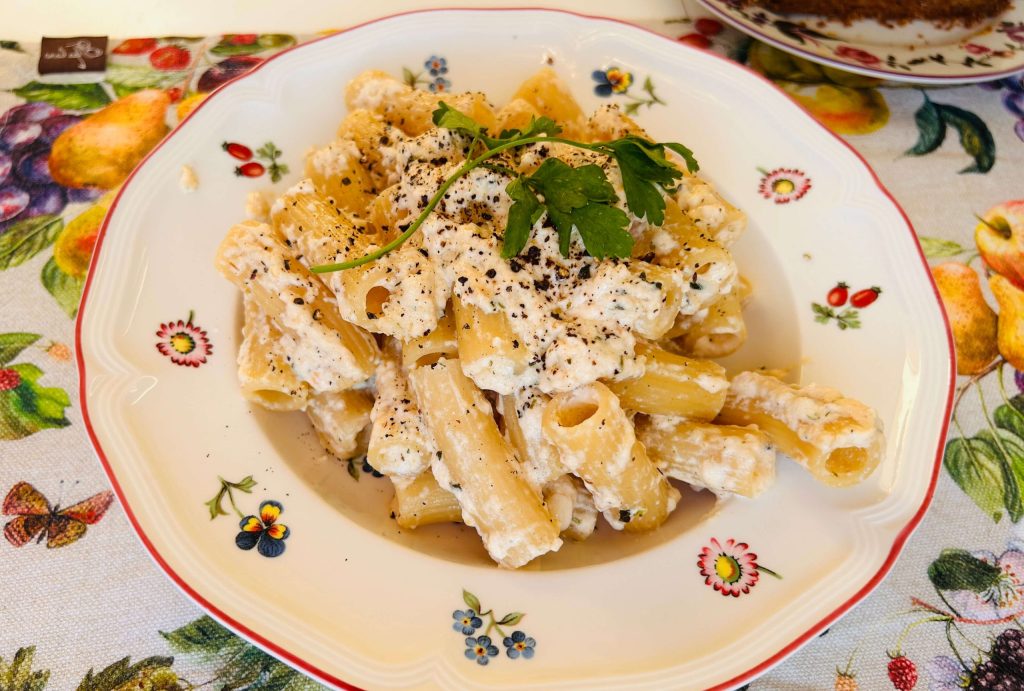 Pasta mit Sahne-Käse-Soße